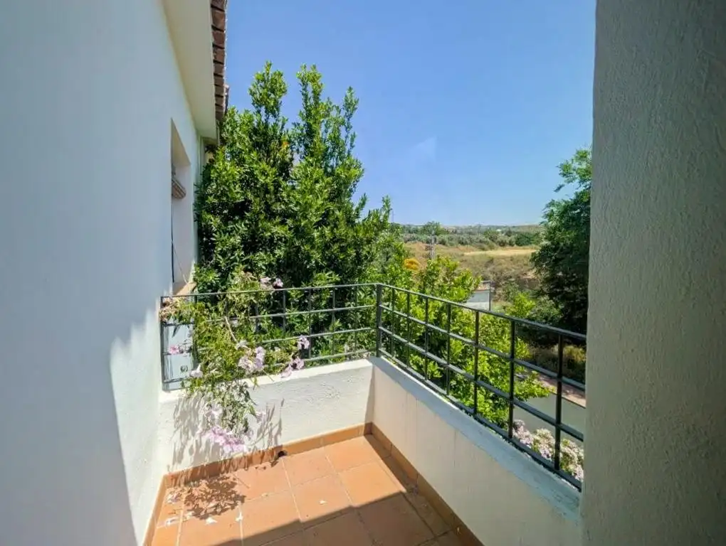 Terrassa de Casa o xalet en venda en Jun amb Calefacció i Terrassa