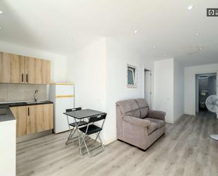 Sala d'estar de Apartament per a compartir en Montcada i Reixac amb Aire condicionat i Terrassa