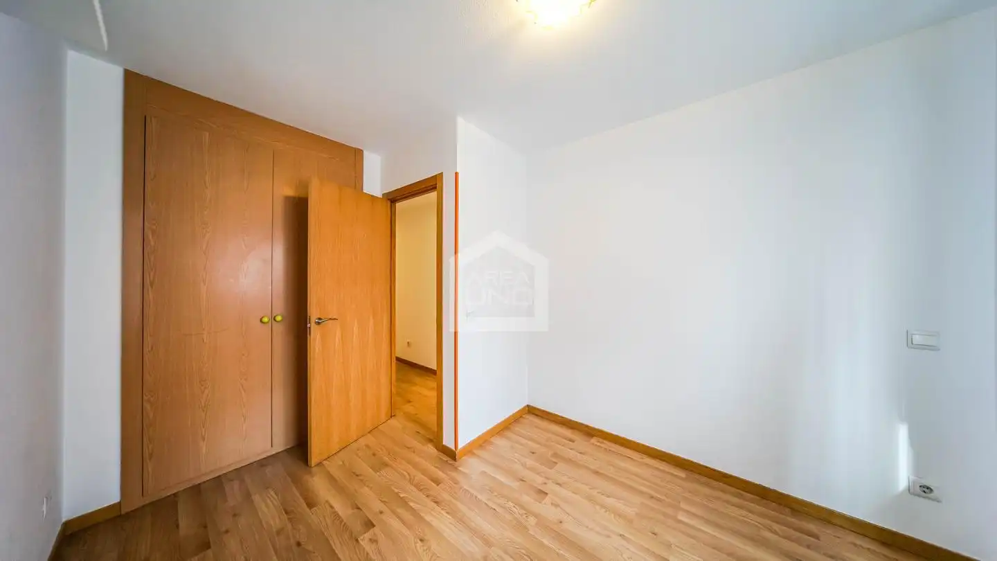 Habitación de Planta baja en venta en Alcorcón con Calefacción, Trastero y Piscina comunitaria