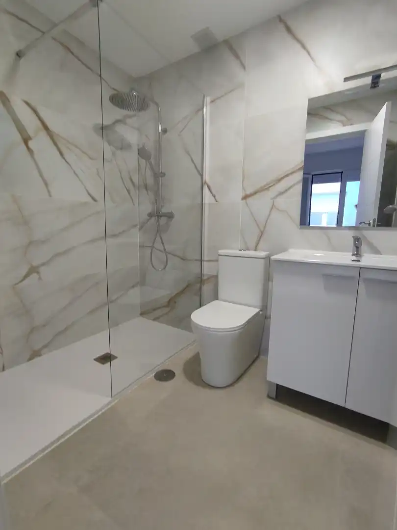 Baño de Piso en venta en Alcázar de San Juan con Aire acondicionado y Terraza