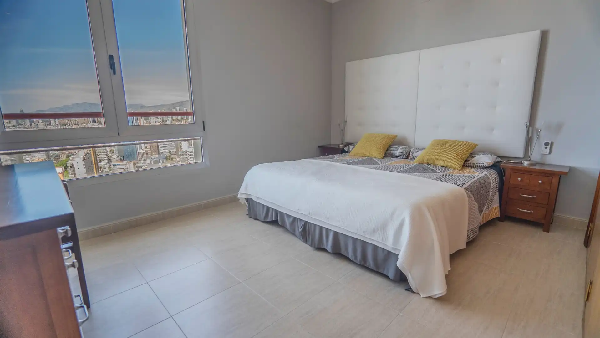 Dormitori de Àtic en venda en Benidorm amb Piscina, Moblat i Jacuzzi
