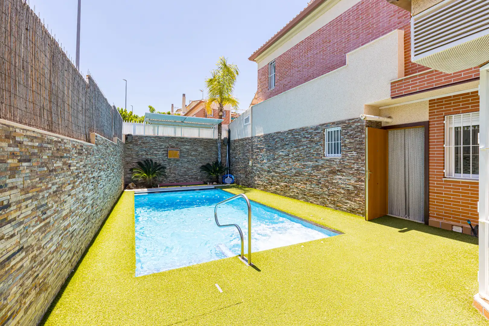 Piscina de Casa adosada en venta en Murcia con Aire acondicionado, Parquet y Terraza