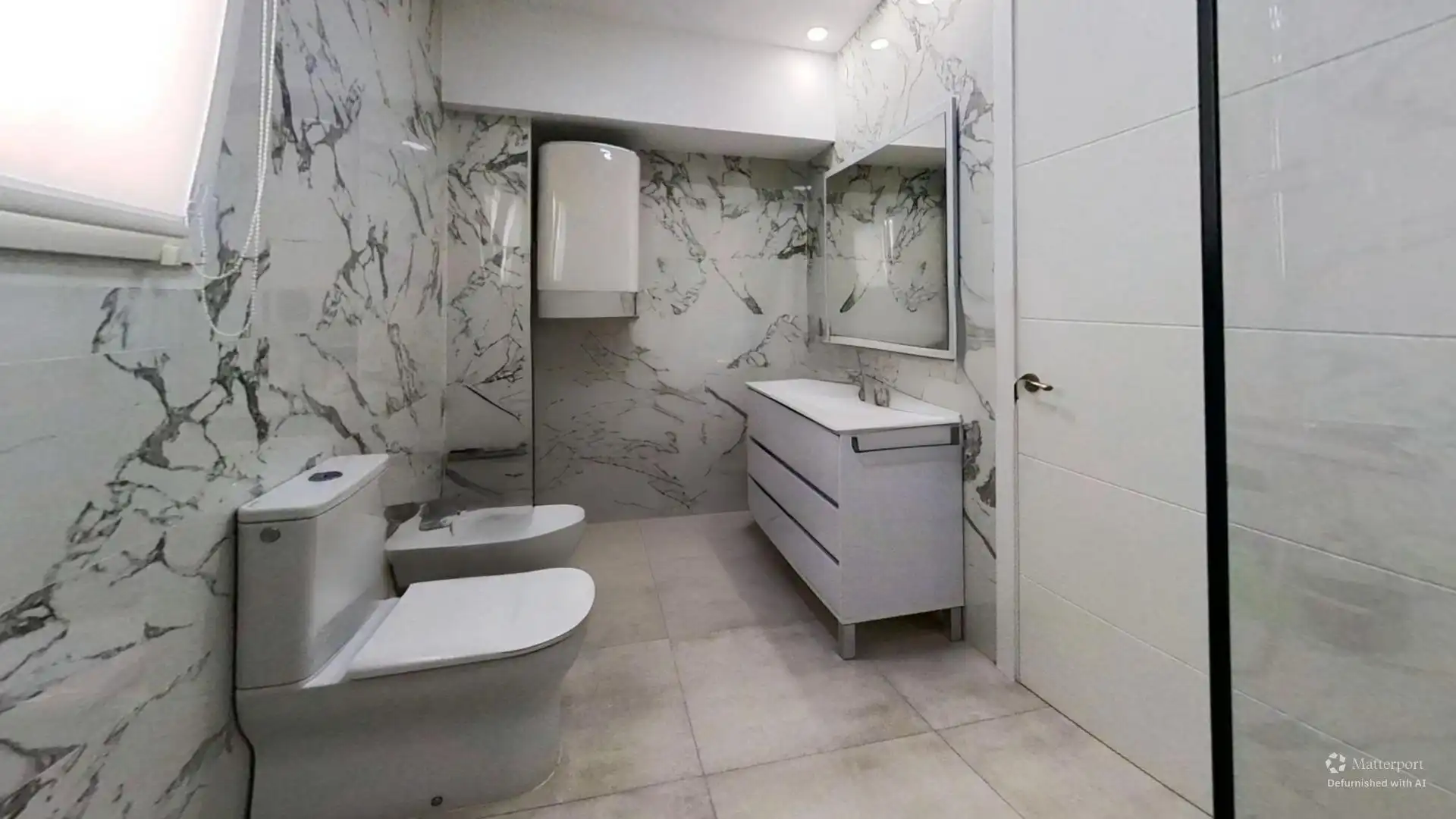 Bathroom of Flat for sale in Valencia  with Air Conditioner and Balcony