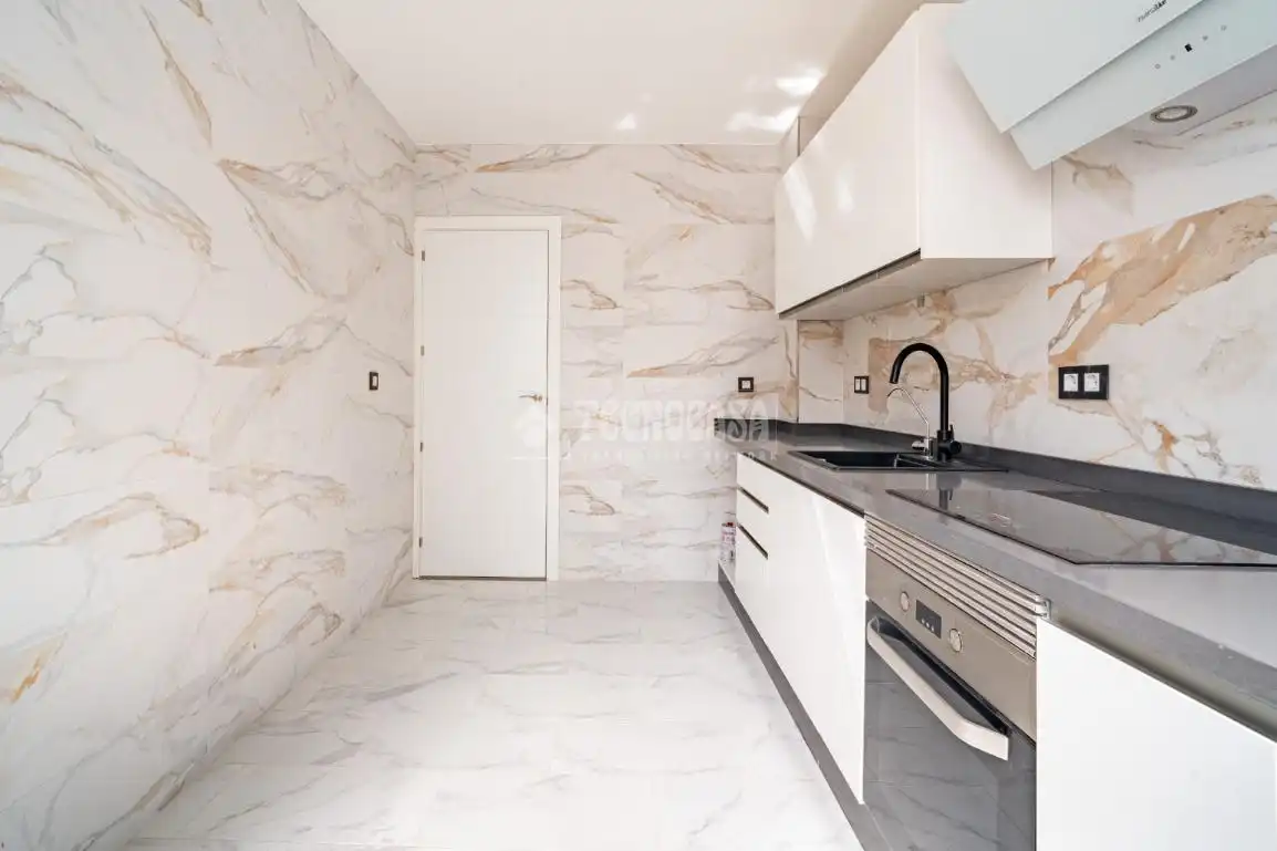 Kitchen of Flat for sale in Granada  with Air Conditioner, Heating and Terrace
