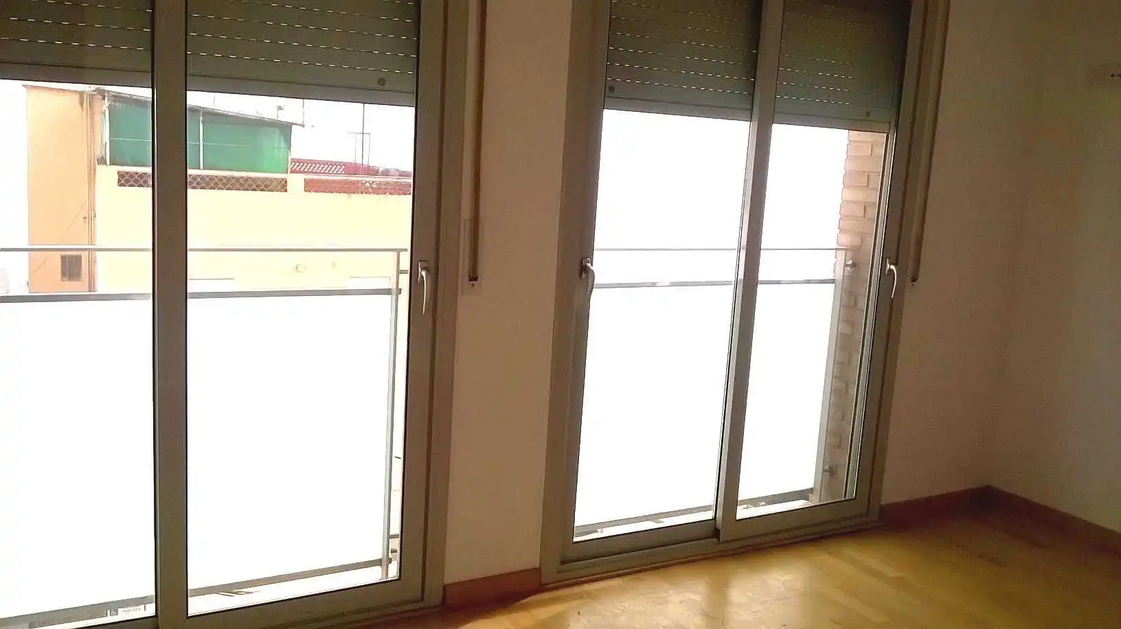 Schlafzimmer von Wohnung zum Verkauf in Montgat mit Klimaanlage und Heizung