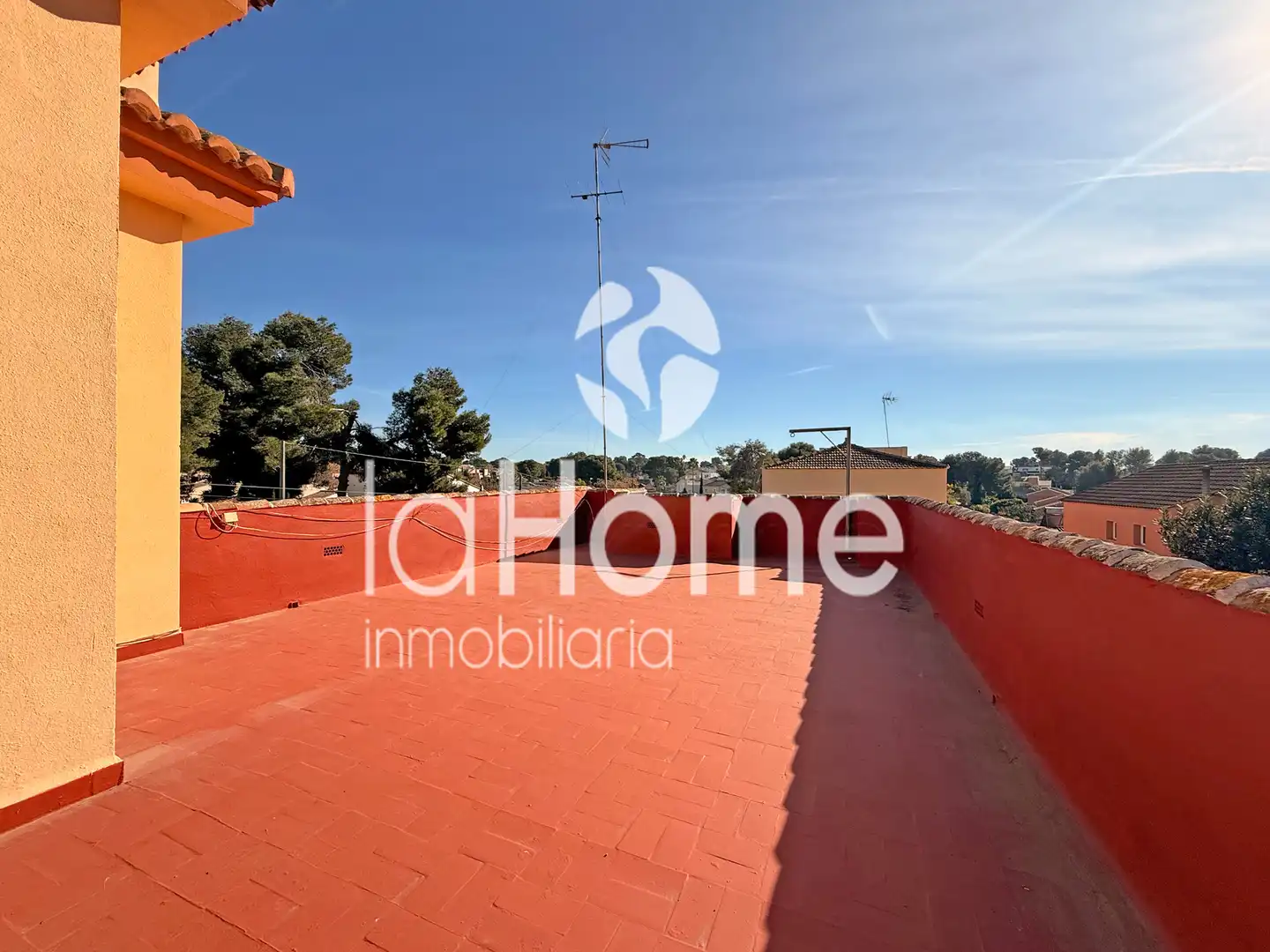 Vista exterior de Casa o chalet en venta en Paterna con Aire acondicionado, Jardín privado y Parquet