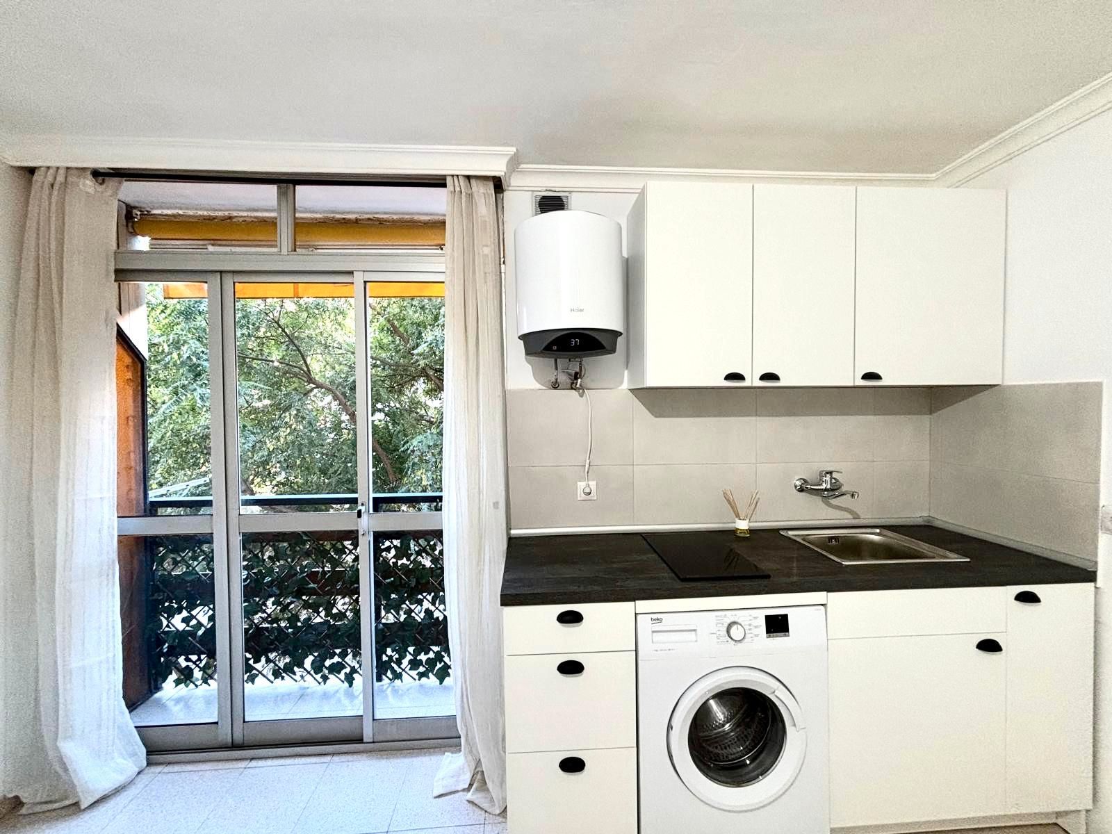 Vista exterior de Estudi en venda en Benalmádena amb Terrassa, Moblat i Piscina comunitària