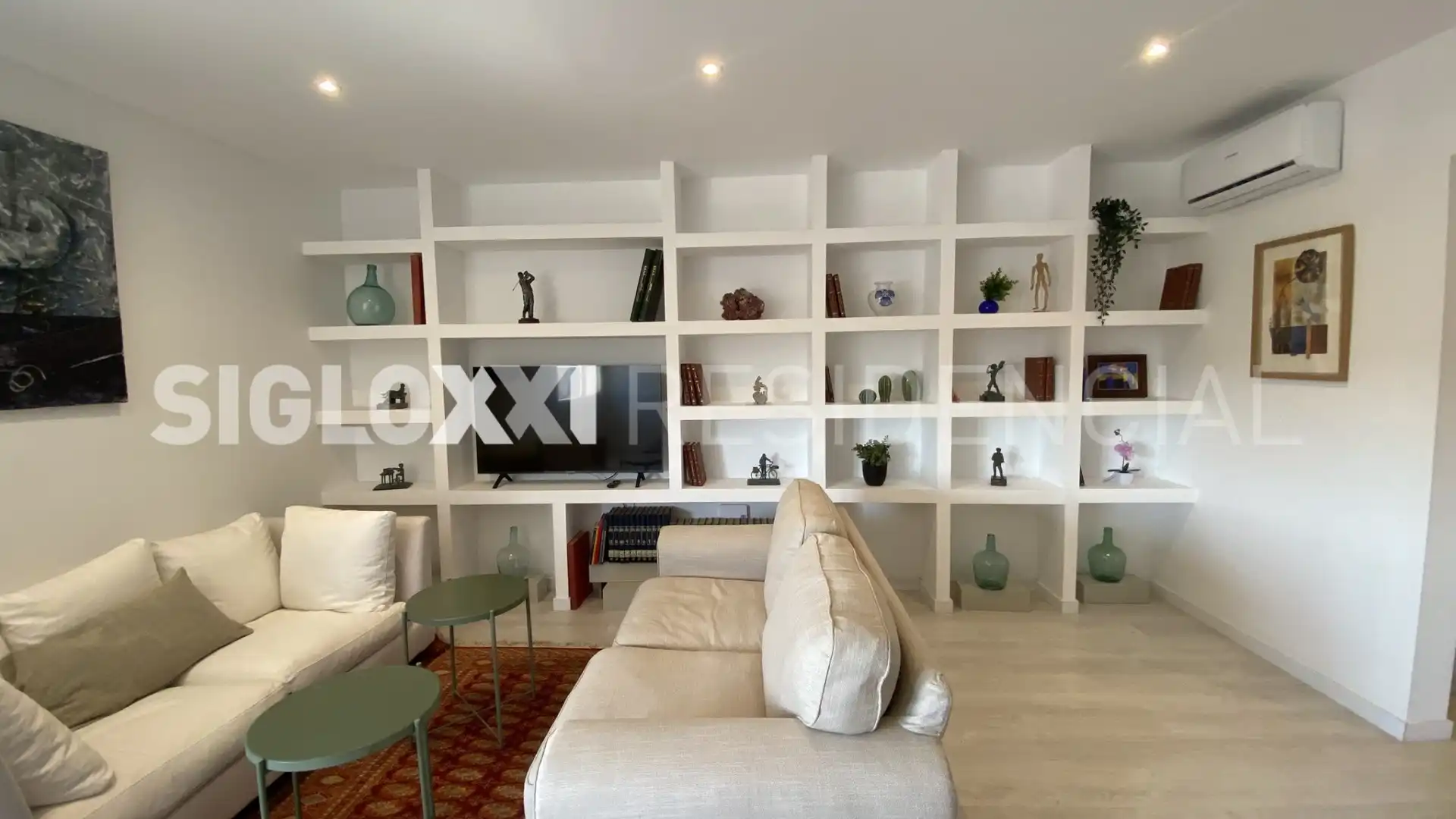 Living room of Duplex for sale in  Barcelona Capital  with Air Conditioner, Heating and Furnished