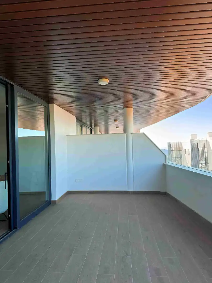 Neubau-Wohnung mit Pool zum Verkauf in Avenida 8 de Marzo 32, imagen 4