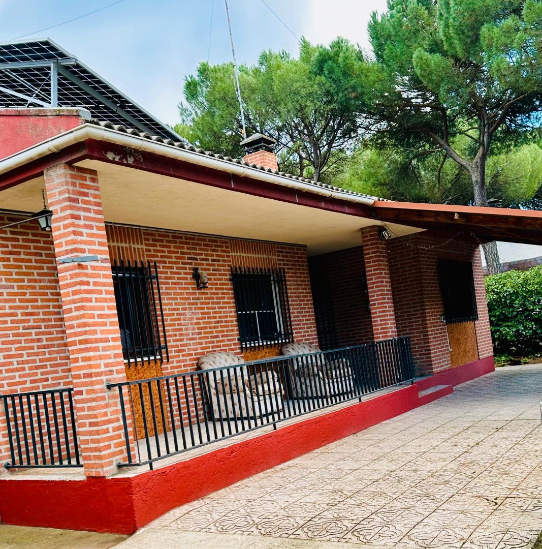 Exterior view of House or chalet for sale in Olmedo  with Heating, Private garden and Parquet flooring