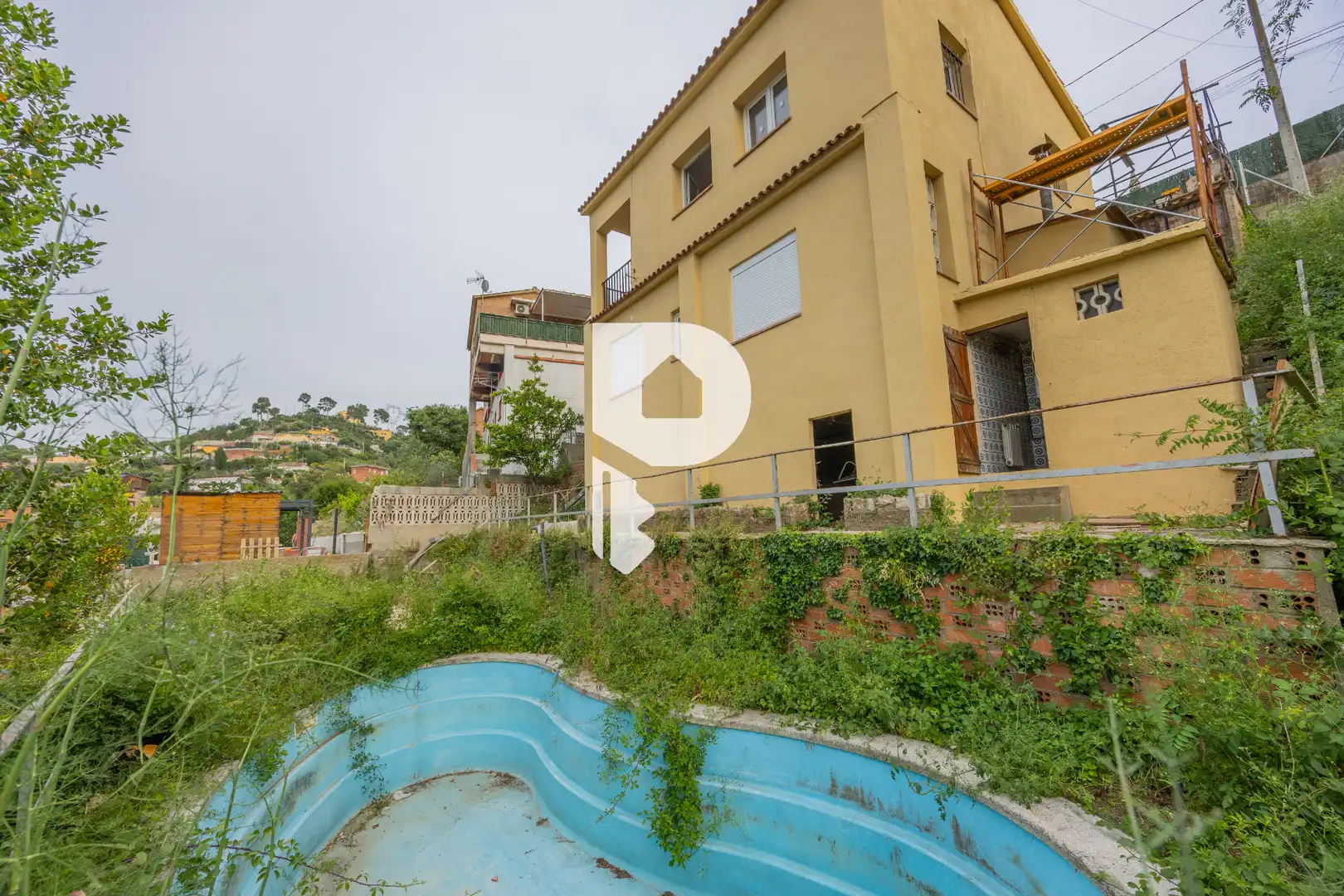 Vista exterior de Casa o xalet en venda en Sant Vicenç Dels Horts amb Aire condicionat, Calefacció i Jardí privat