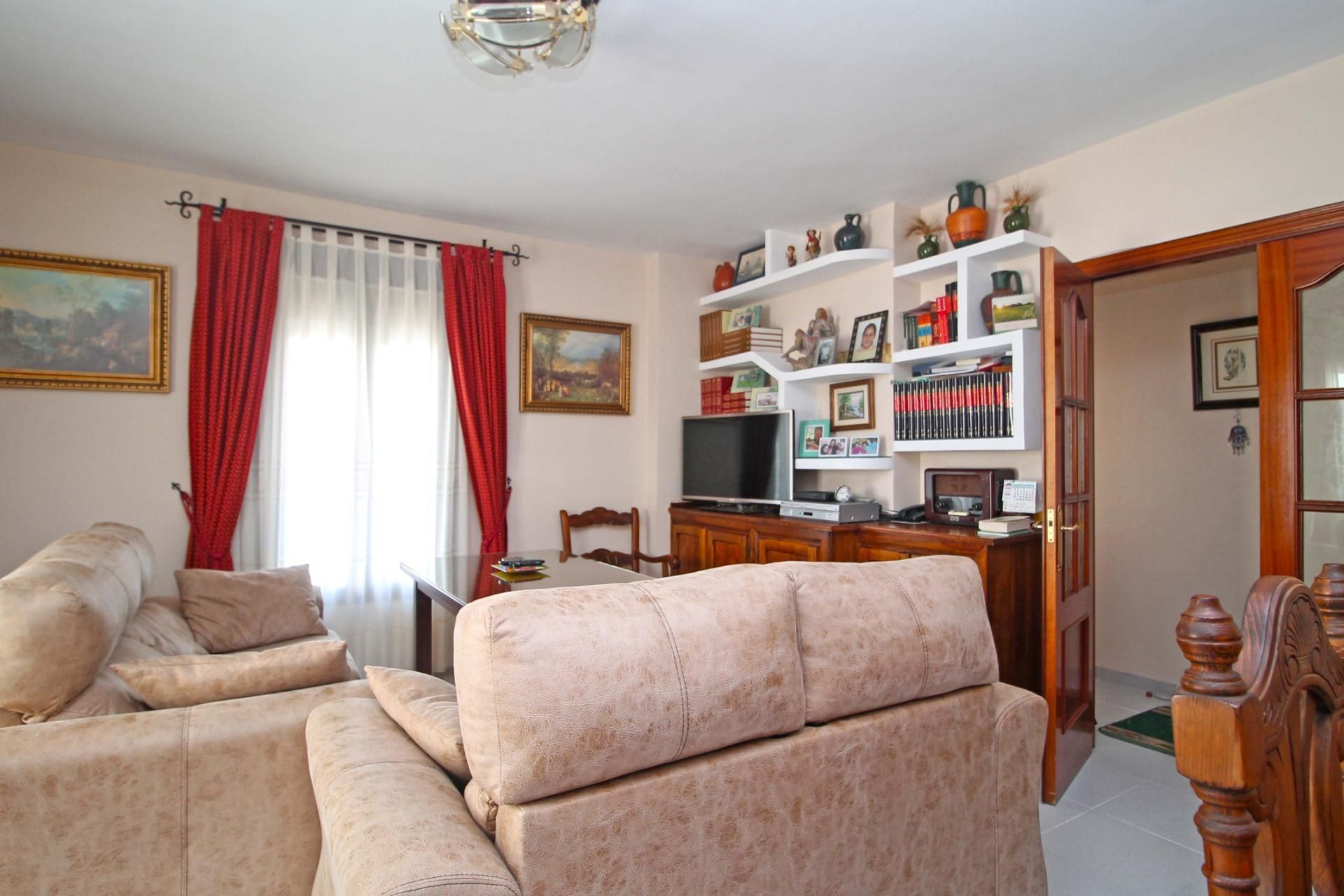 Living room of Single-family semi-detached for sale in Ronda  with Terrace