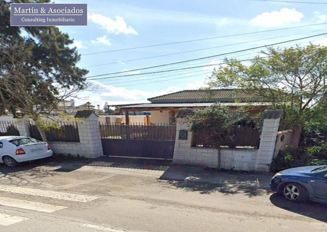 Vista exterior de Casa o xalet en venda en Chiclana de la Frontera amb Jardí privat, Terrassa i Piscina