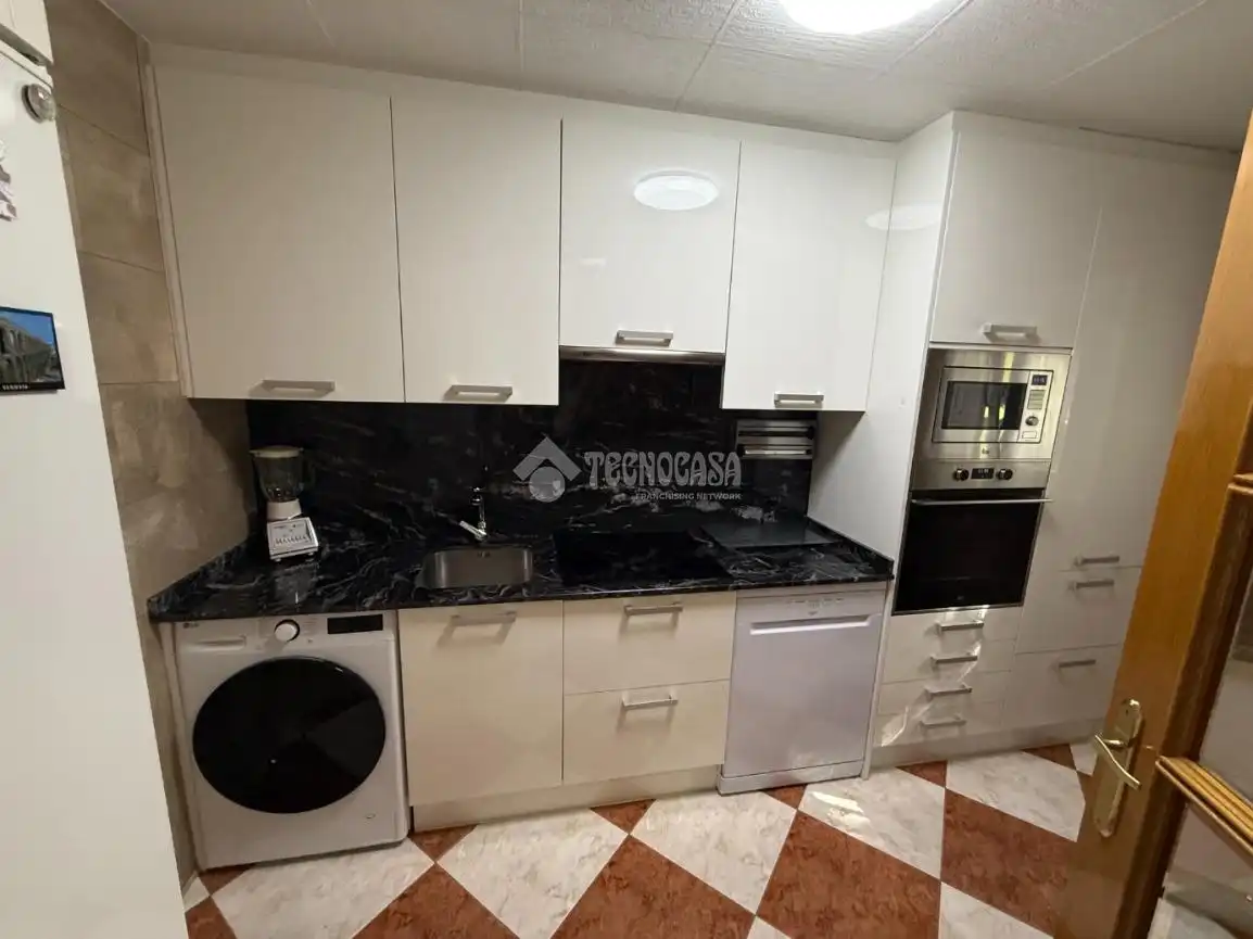 Casa aparellada en venda a Usera, imagen 5