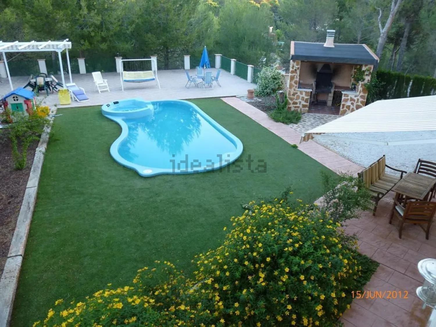 Piscina de Casa o xalet en venda en Alcoy / Alcoi amb Aire condicionat, Calefacció i Jardí privat