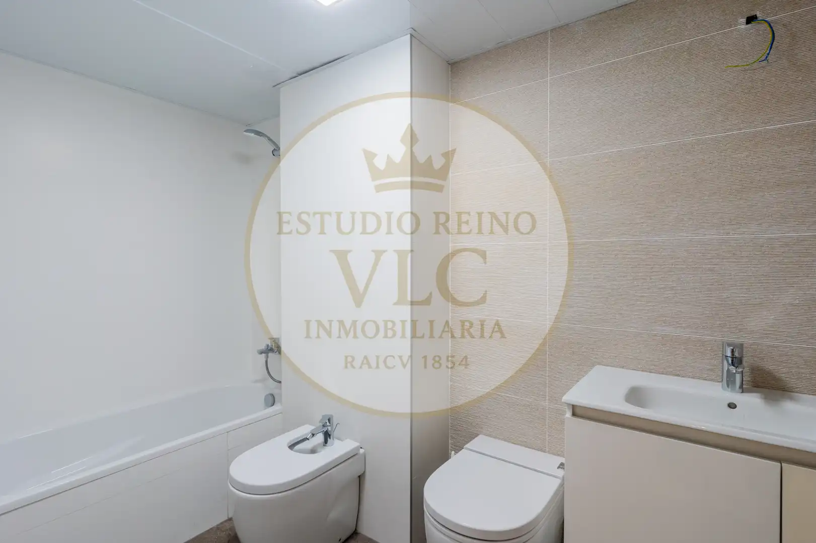 Badezimmer von Wohnungen zum Verkauf in Valencia mit Klimaanlage, Heizung und Terrasse