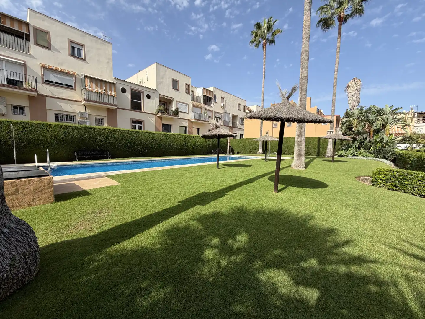 Jardín de Dúplex en venta en Estepona con Terraza, Piscina y Piscina comunitaria