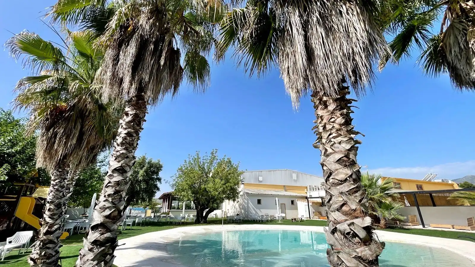 Piscina de Local en venda en L'Olleria amb Aire condicionat