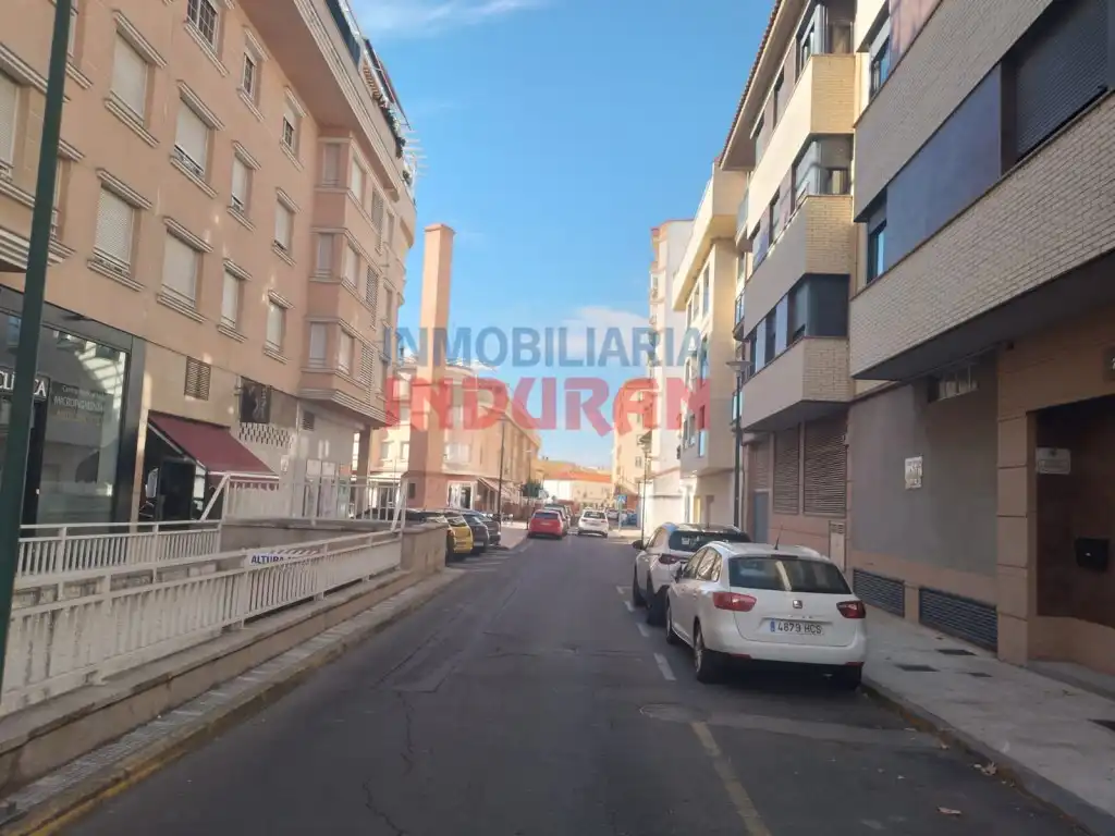 Pis amb ascensor en venda a Paseo Estacion