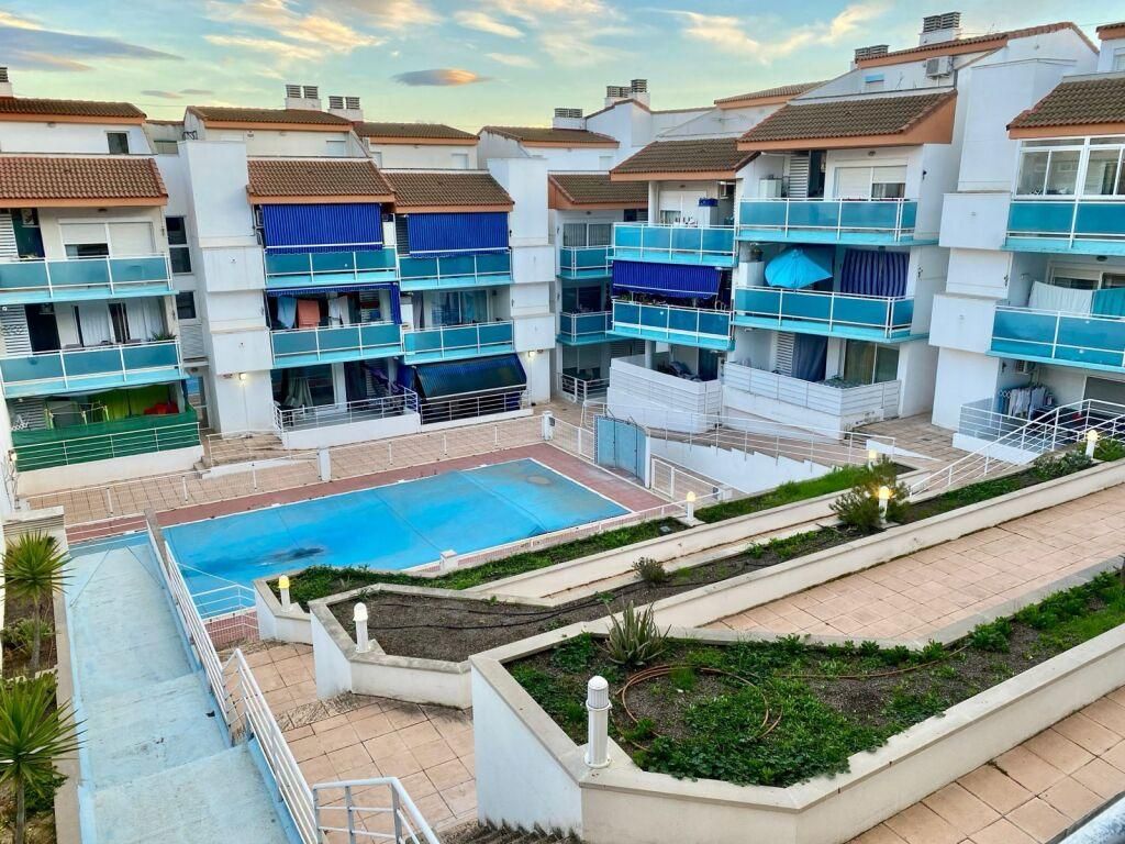 Piscina de Planta baixa en venda en La Puebla de Alfindén amb Aire condicionat, Calefacció i Terrassa