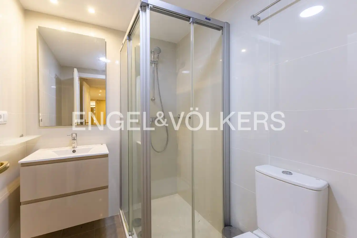 Baño de Piso en venta en Valencia con Aire acondicionado, Calefacción y Trastero