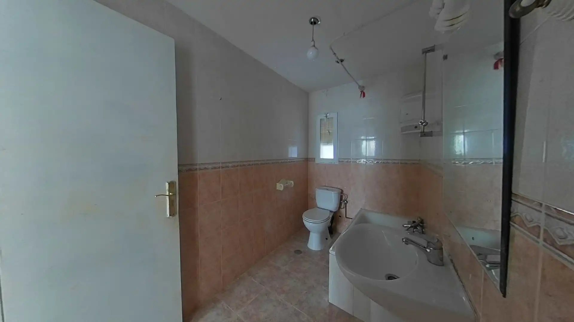 Baño de Piso en venta en Parla con Terraza