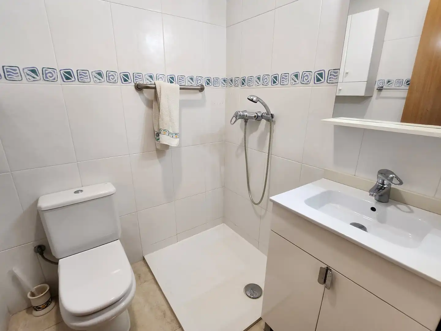 Baño de Casa adosada en venta en Roda de Berà con Aire acondicionado, Calefacción y Terraza