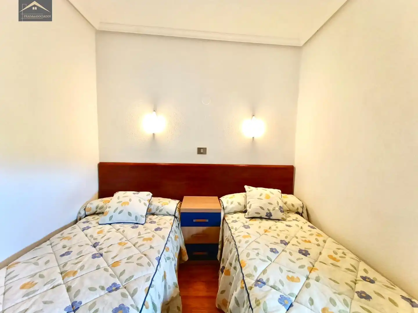 Dormitori de Casa o xalet en venda en Laredo amb Calefacció, Jardí privat i Terrassa