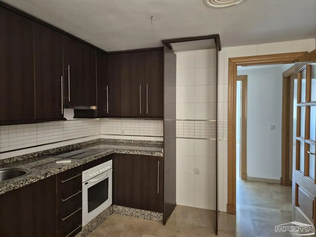 Cocina de Piso de alquiler en Lucena con Aire acondicionado, Terraza y Piscina comunitaria