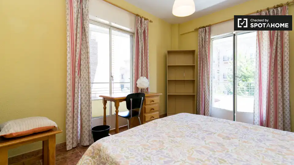 Room in San Matías - Realejo