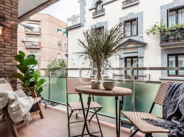 Apartament amb balcó de lloguer a Calle de Agustina de Aragón