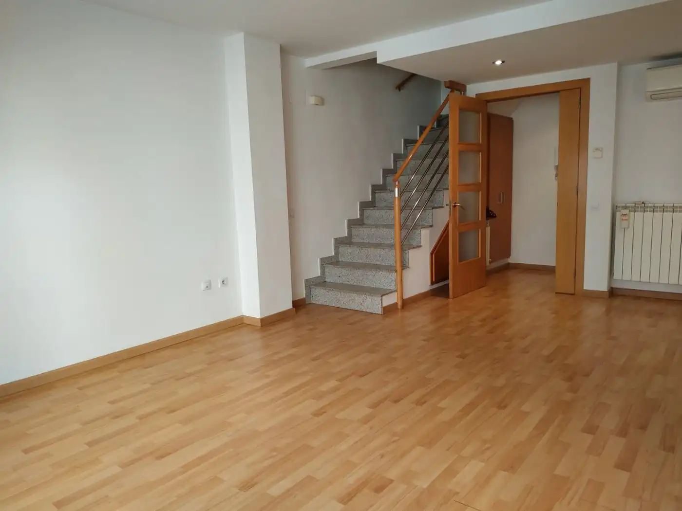 Flat with terrace to rent in Plaça Catalunya, imagen 2