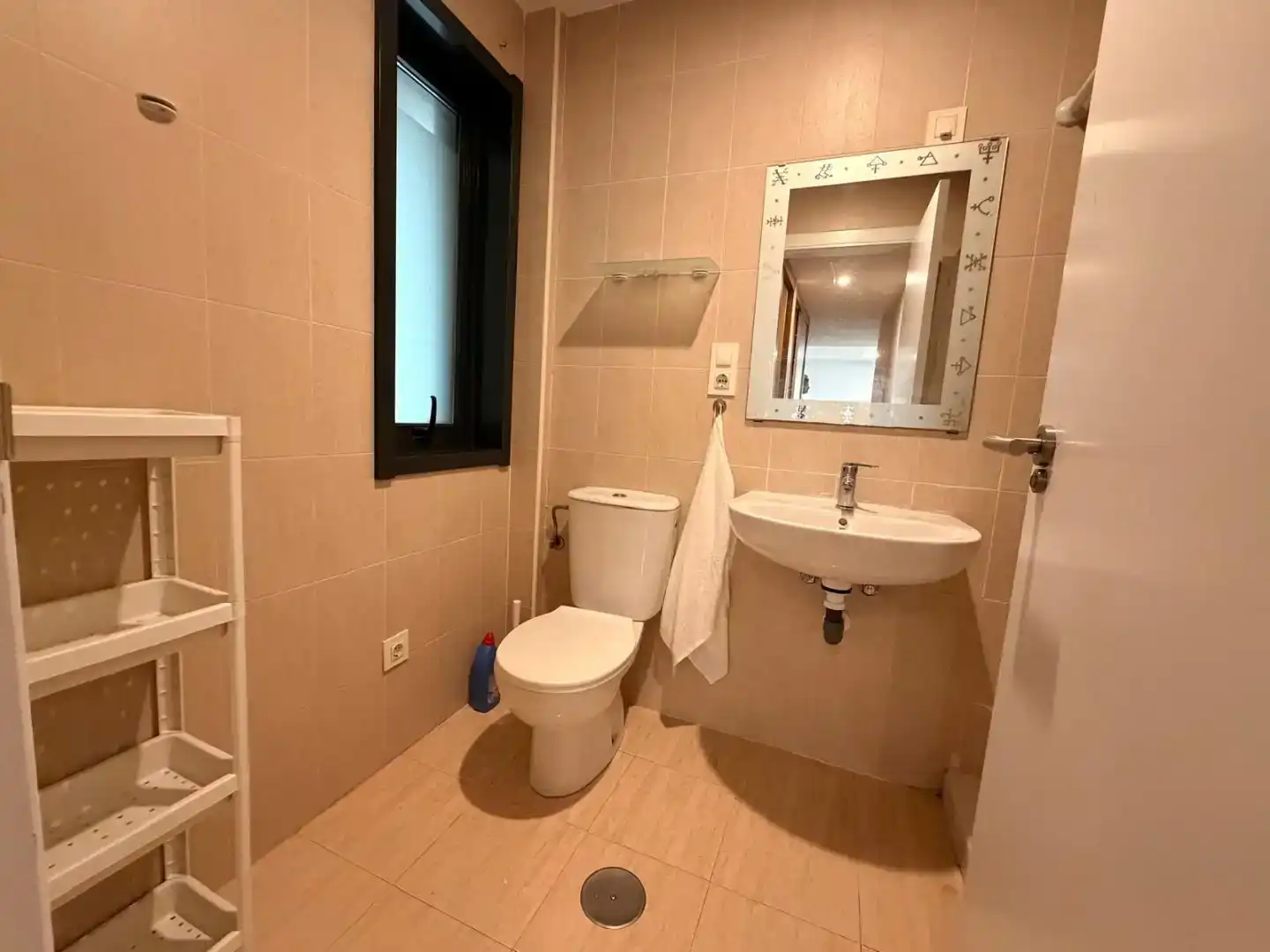 Bany de Pis de lloguer en Ares amb Parquet, Piscina i Moblat