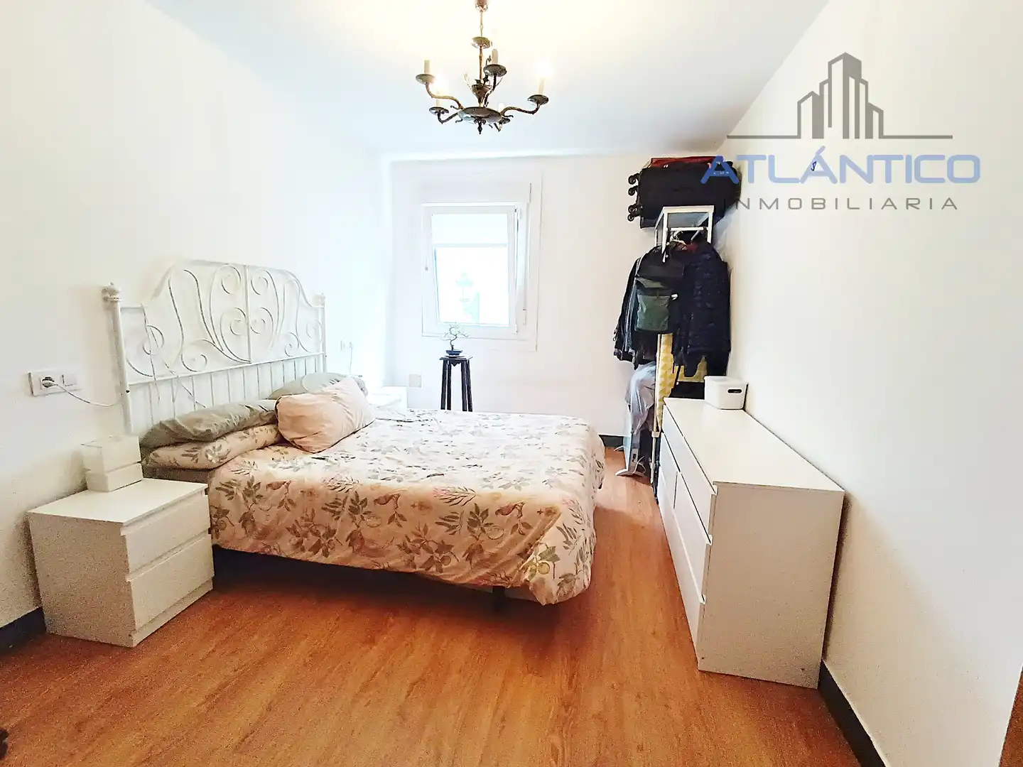 Habitación de Apartamento en venta en A Coruña Capital  con Amueblado, Horno y Lavadora