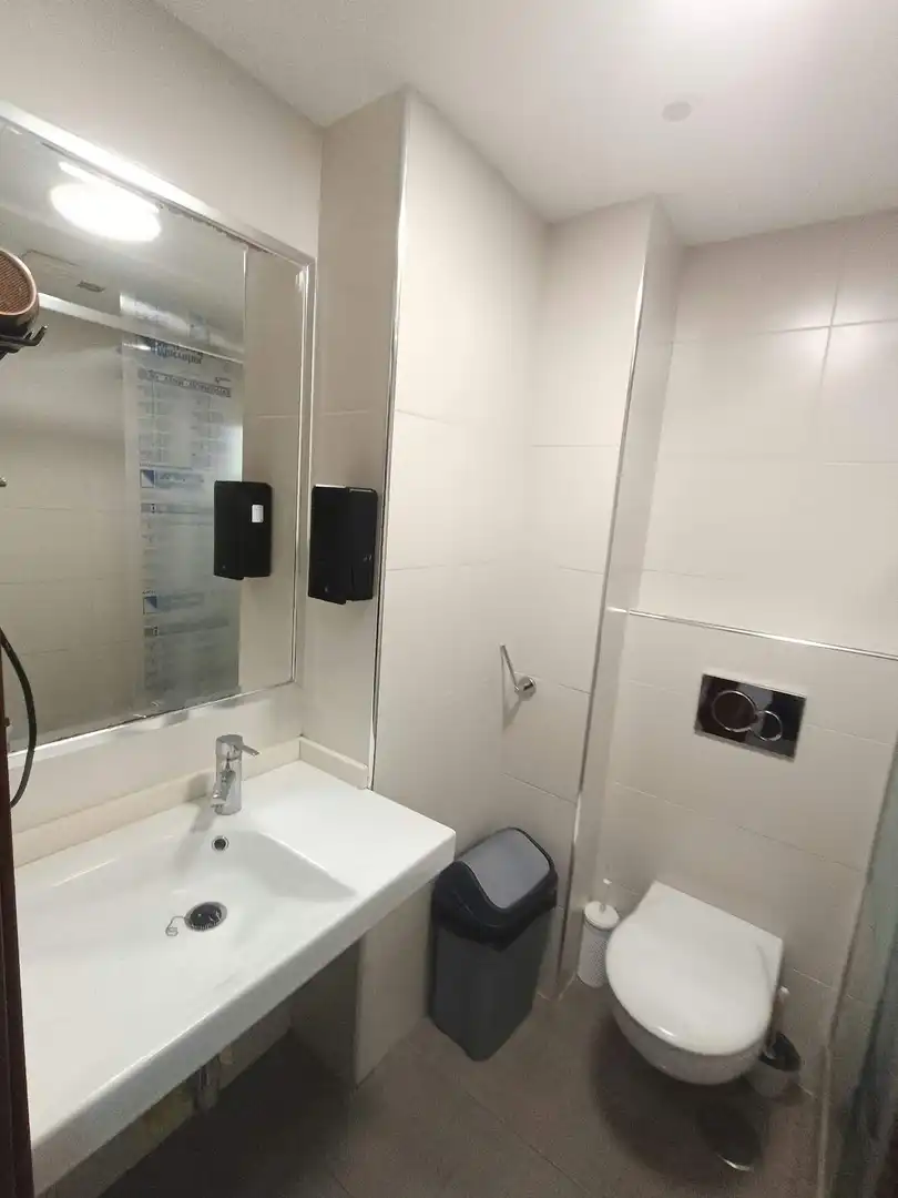 Baño de Piso en venta en Málaga con Aire acondicionado y Amueblado