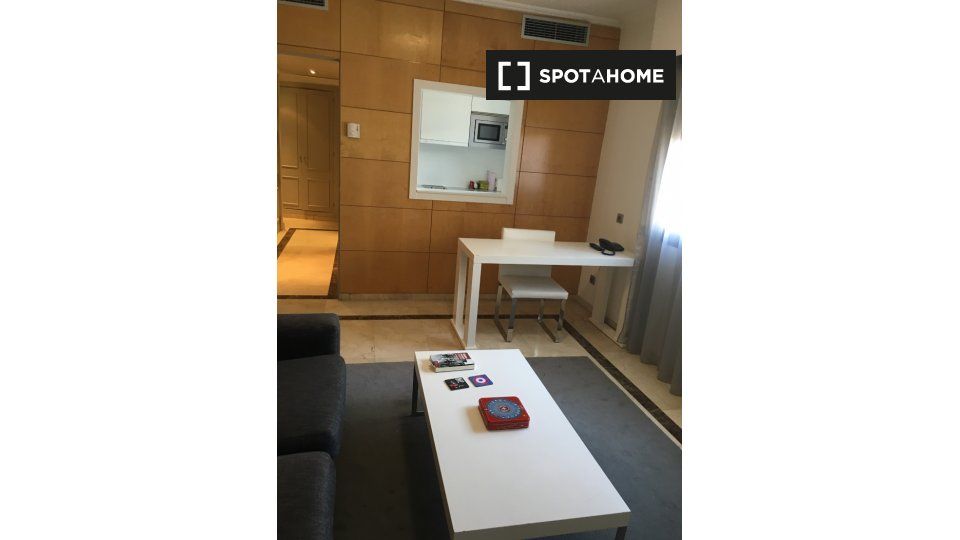 Bedroom of Flat to rent in  Madrid Capital  with Air Conditioner, Heating and Furnished