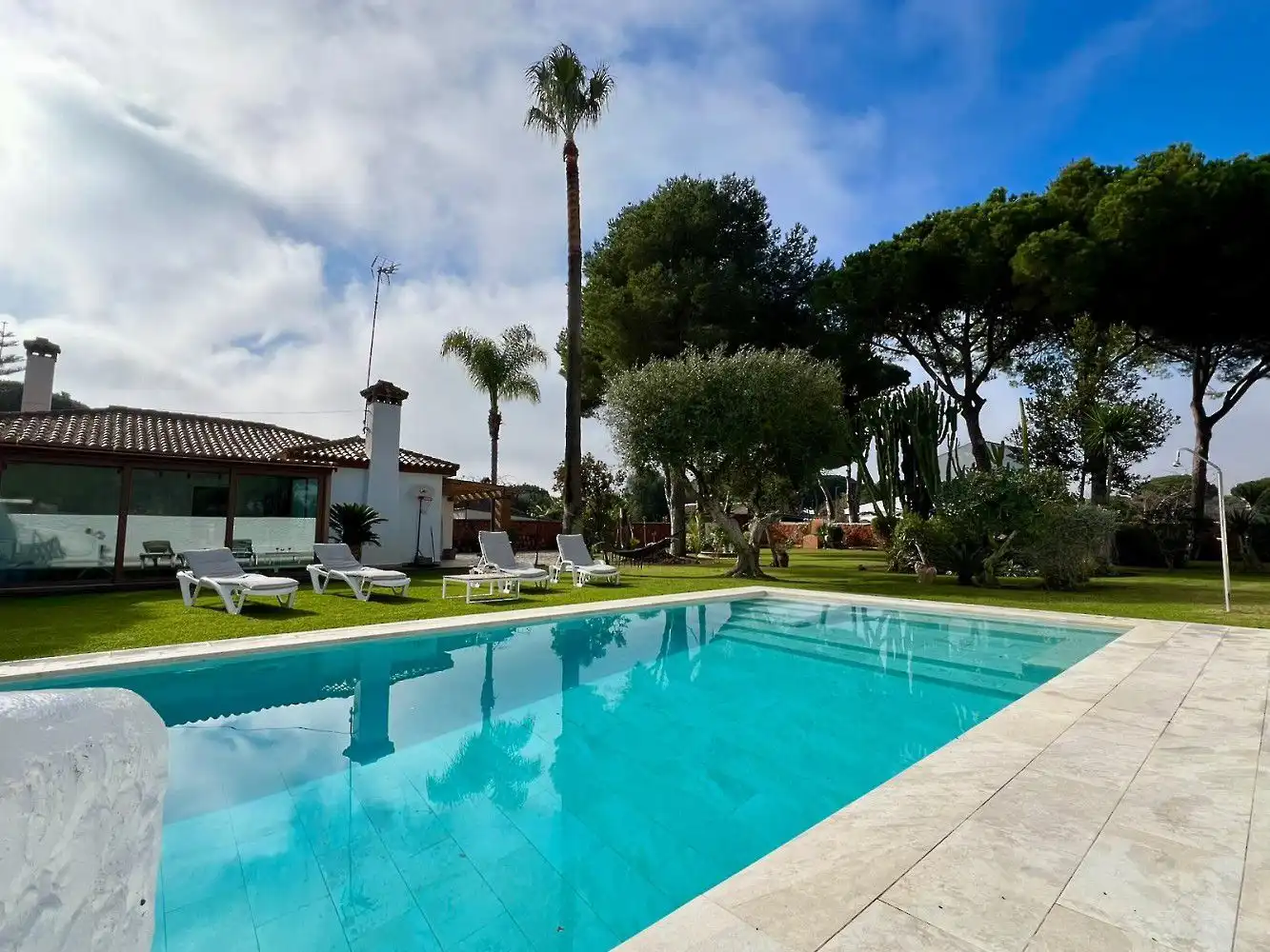 Piscina de Casa o chalet en venta en Chiclana de la Frontera con Terraza y Trastero
