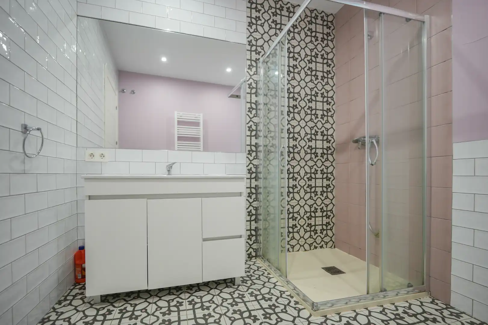Badezimmer von Wohnung zum Verkauf in Valladolid mit Heizung, Parkett und Ofen
