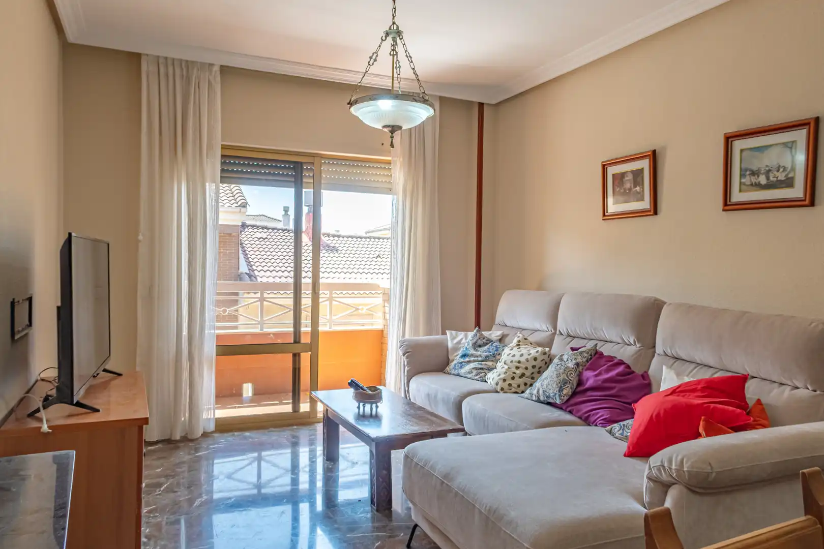 Sala de estar de Piso de alquiler en Linares con Aire acondicionado, Terraza y Amueblado