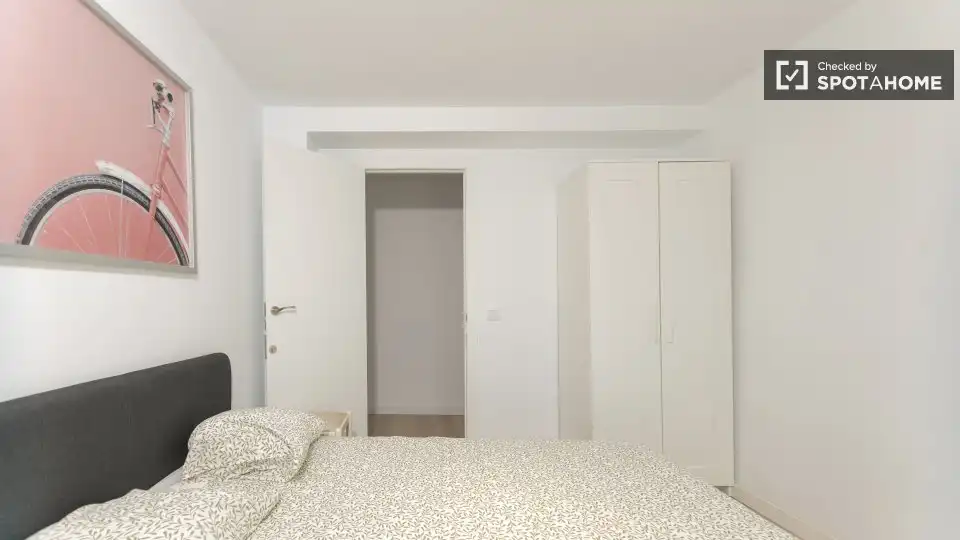 Habitación de Piso de alquiler en Valencia con Aire acondicionado, Calefacción y Amueblado