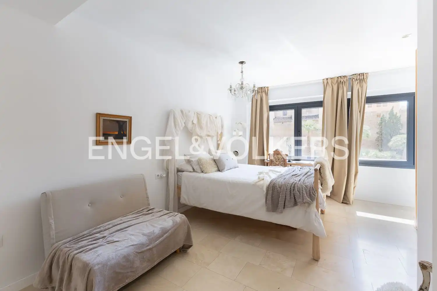 Bedroom of Flat for rent in Valencia  with Air Conditioner, Heating and Terrace