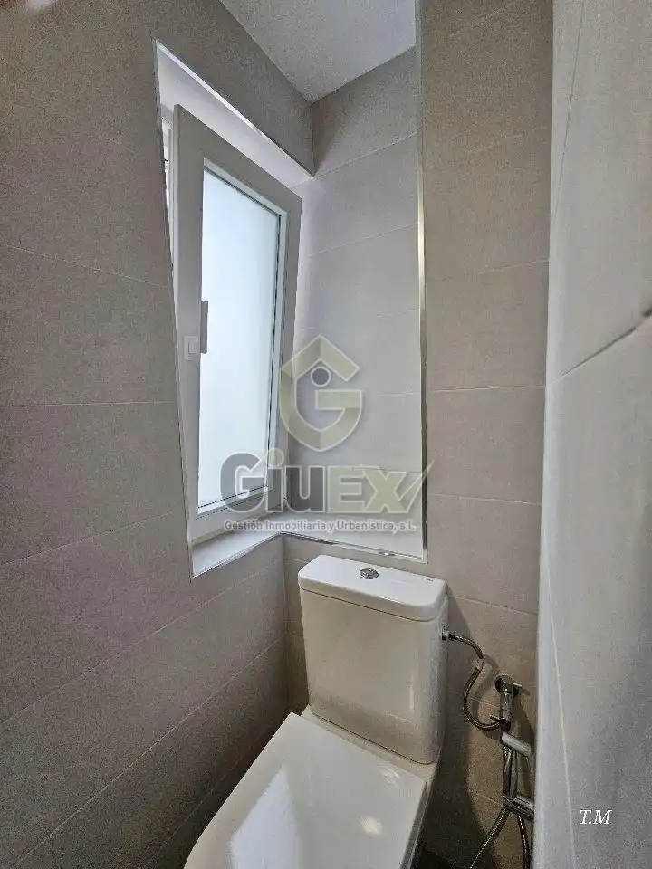 Bany de Apartament en venda en Cáceres amb Aire condicionat, Calefacció i Terrassa