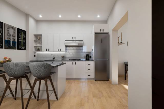 Piso en Venta en Calle de las Huertas en Cortes - Huertas