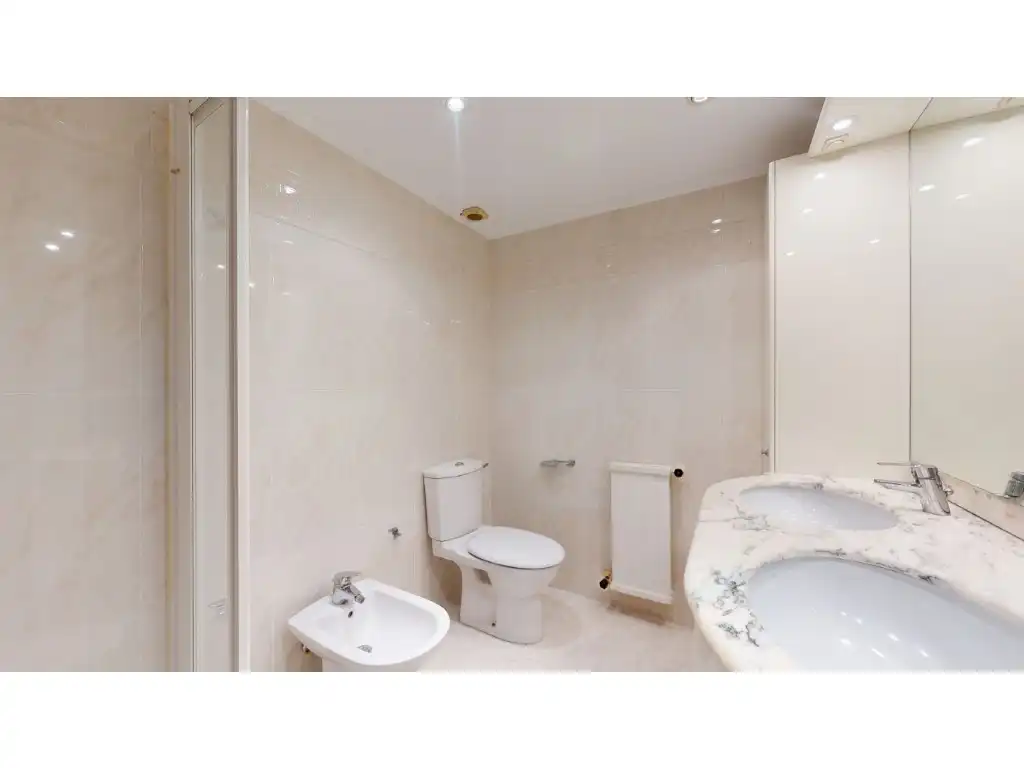 Flat for sale in Exposició
