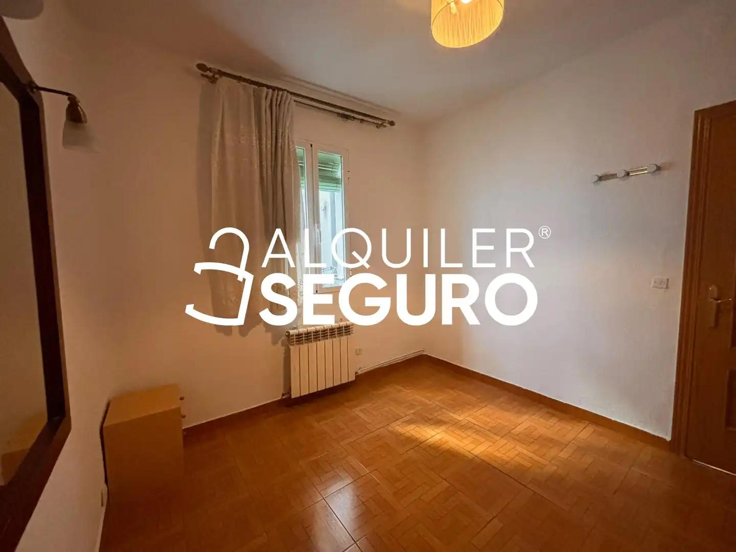 Schlafzimmer von Wohnung zur Miete in Madrid mit Klimaanlage und Heizung
