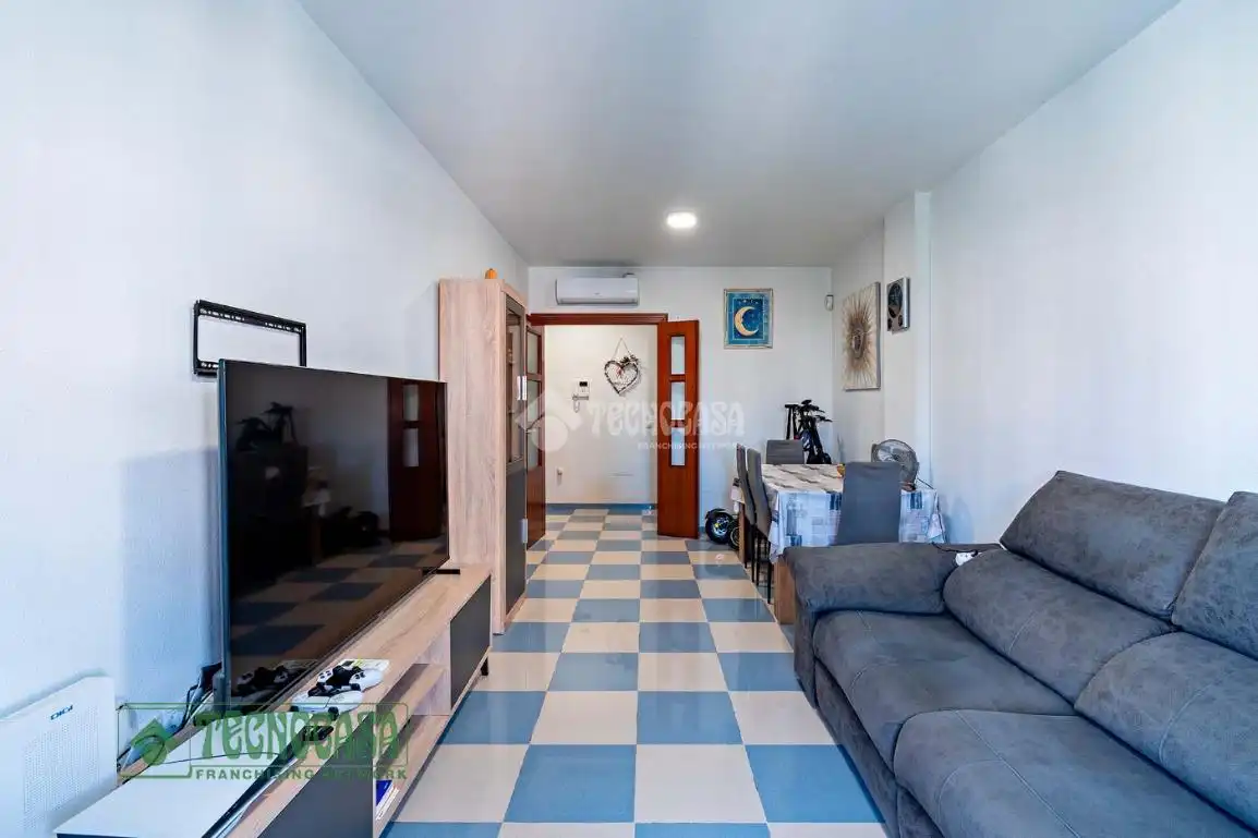 Sala de estar de Piso en venta en Roquetas de Mar con Aire acondicionado, Calefacción y Terraza