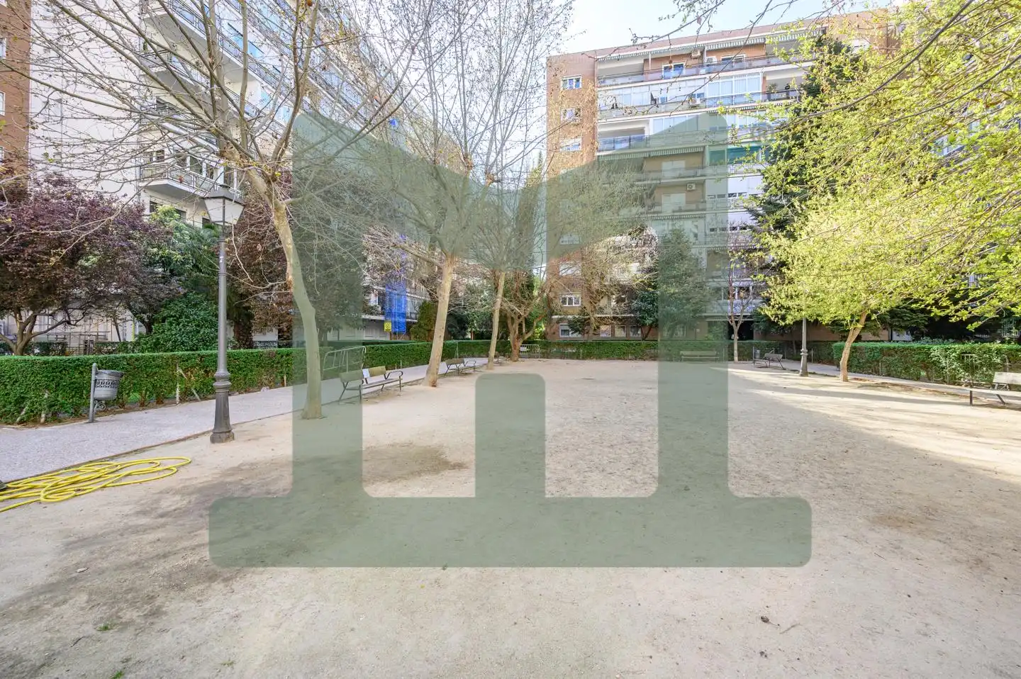 Vista exterior de Piso en venta en Madrid con Calefacción, Parquet y Amueblado