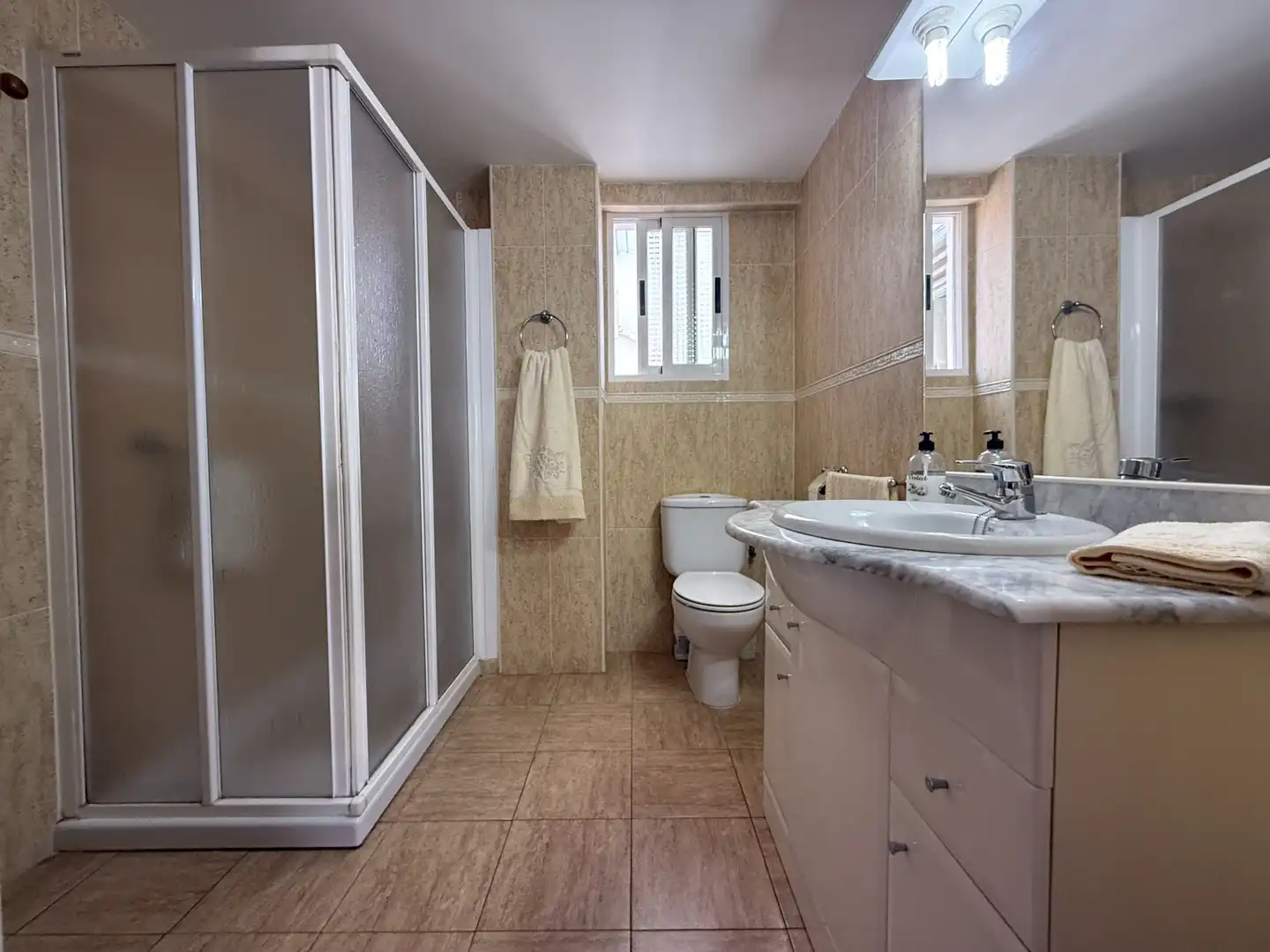 Baño de Piso en venta en Castellón de la Plana / Castelló de la Plana con Balcón