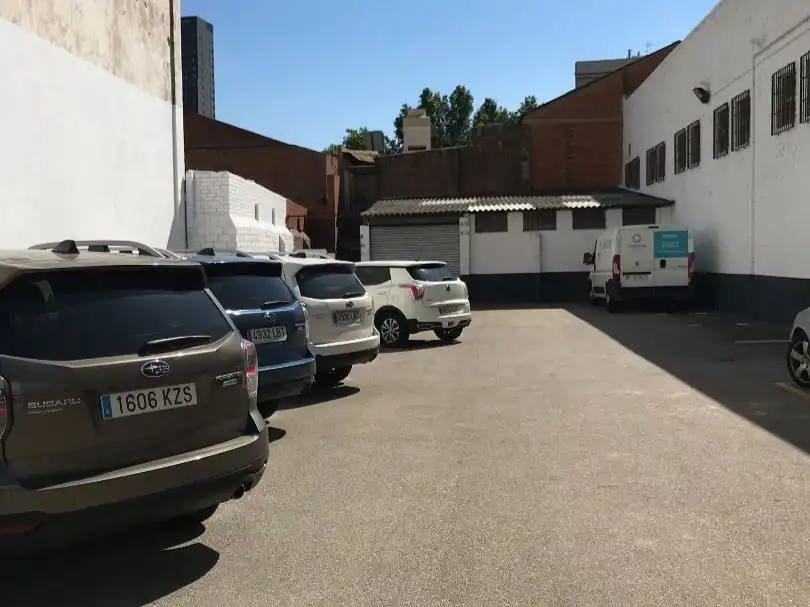 Parkplatz von Geschaftsraum zur Miete in Sant Martí