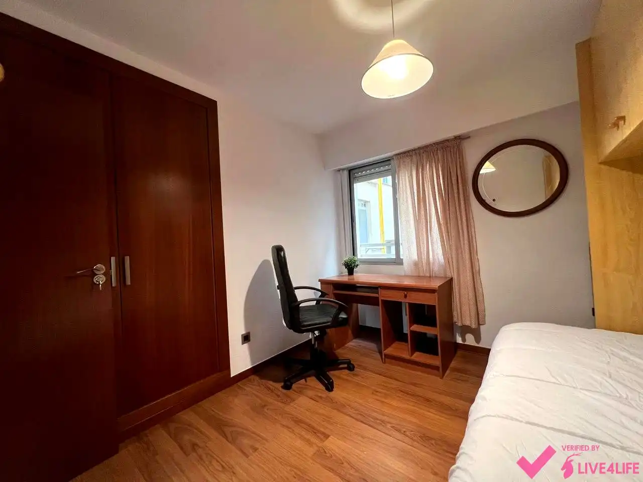 Bedroom of Flat for rent in Valencia  with Air Conditioner, Parquet flooring and Furnished